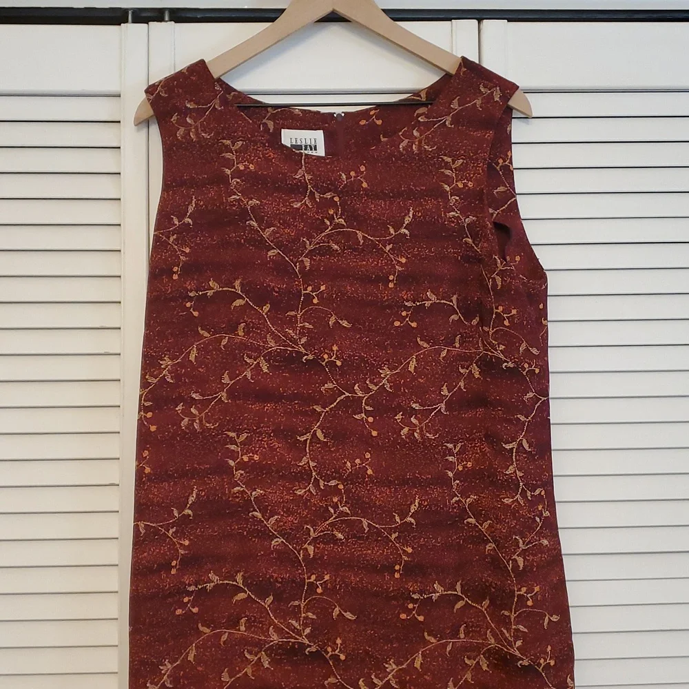 Leslie Fay Elegant Floral Sleeveless Burgundy Dress, Size 18 - Picture 3 of 13